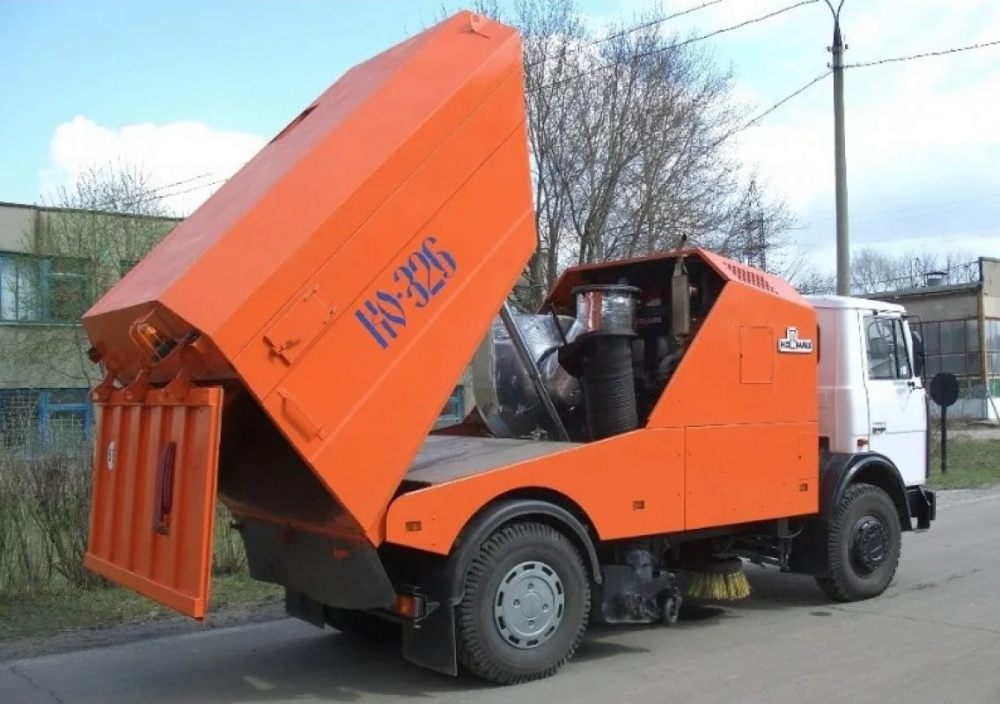 Вакуумная подметально-уборочная машина Услуги подметальной машины КО-326 для уборки улиц взять в аренду, заказать, цены, услуги - Тула